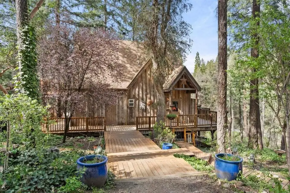 1584 Yale Creek, Jacksonville, OR 97530 - Image #1