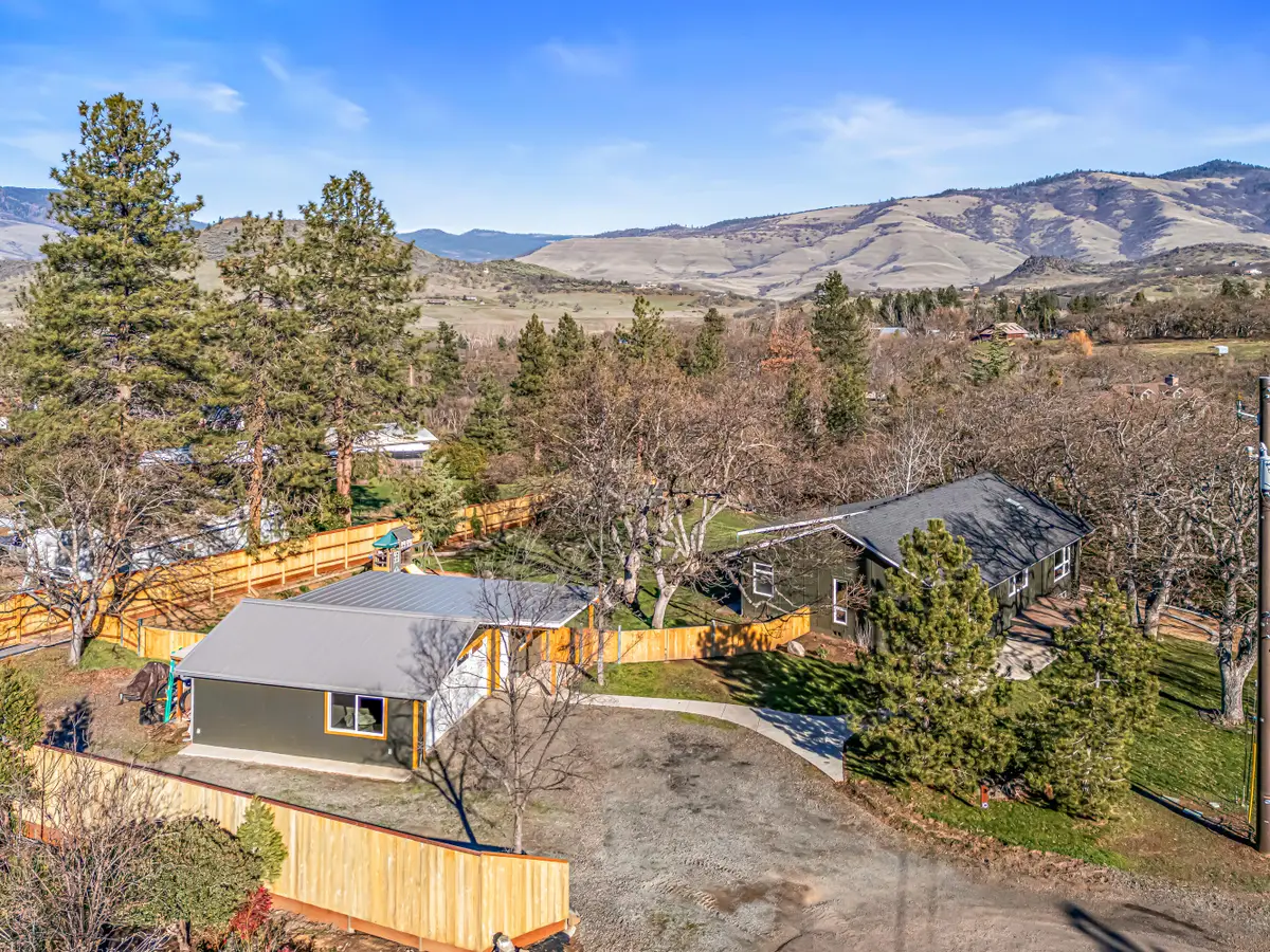 10 Velna, Ashland, OR 97520 - Image #1