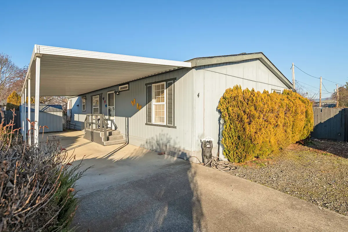 1570 S Peach, Medford, OR 97501 - Image #1