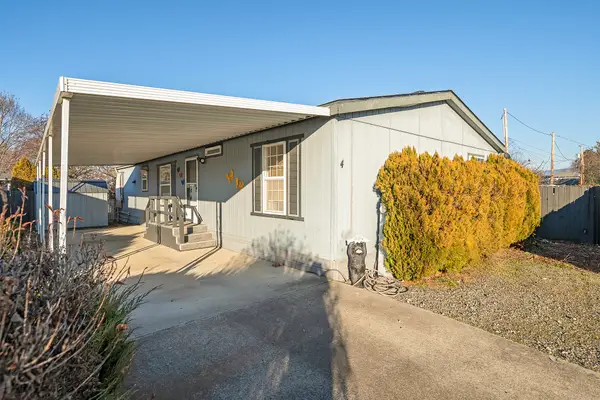 1570 S Peach, Medford, OR 97501