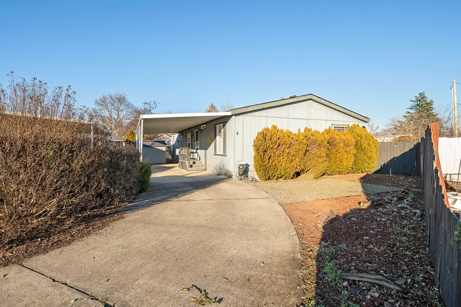 1570 S Peach, Medford, OR 97501 - Image #2