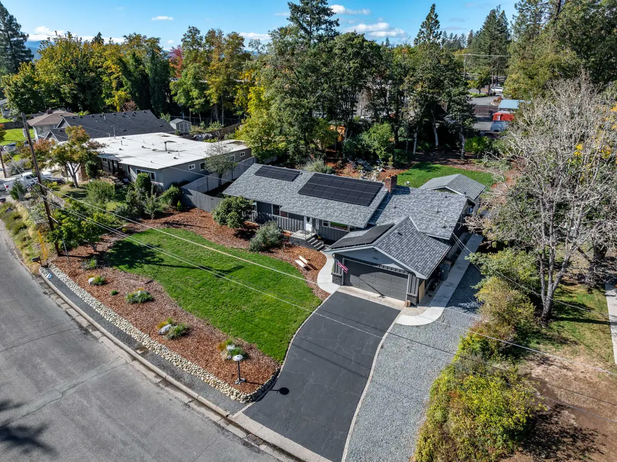 740 NW Kinney, Grants Pass, OR 97526 - Image #1