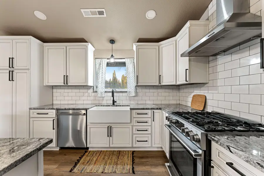 4570 New Hope, Grants Pass, OR 97527 - Image #3