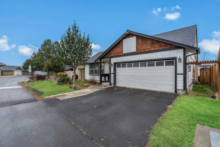 485 SE Ponderosa, Madras, OR 97741 - Image #2