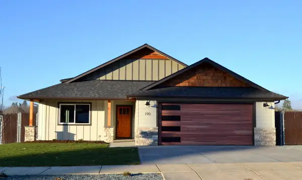 190 SW Rock Gulch, Grants Pass, OR 97527