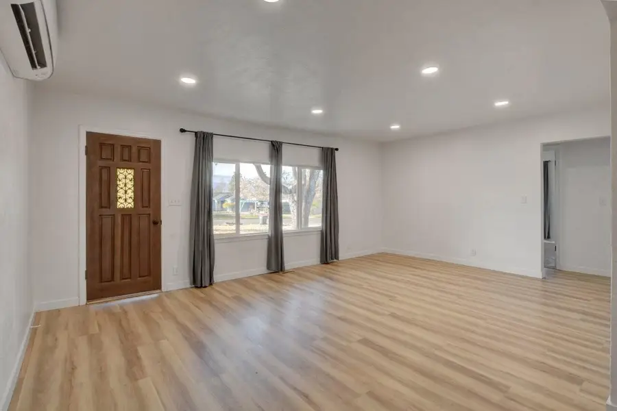 209 Chestnut, Medford, OR 97501 - Image #3