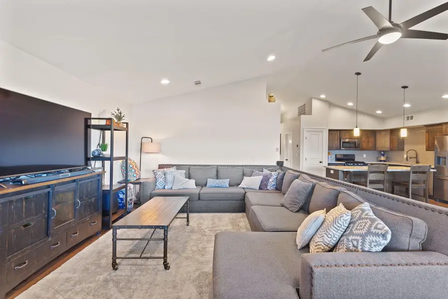 110 Linton, Eagle Point, OR 97524 - Image #2