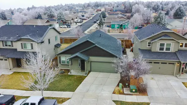 3630 SW Pumice Stone, Redmond, OR 97756