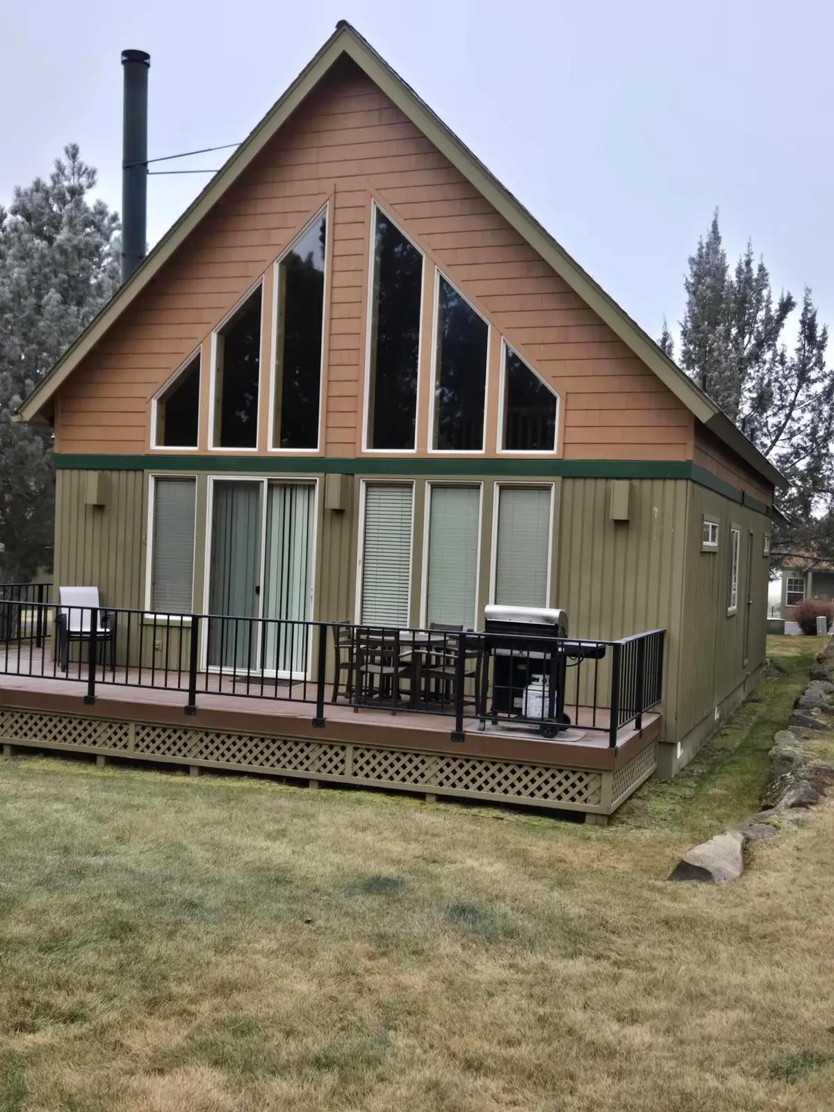 8861 Cliff Swallow Drive, Redmond, OR 97756 - Image #1