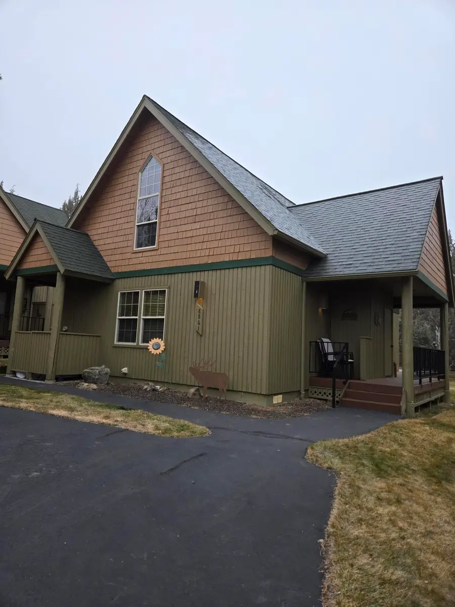 8861 Cliff Swallow Drive, Redmond, OR 97756 - Image #2