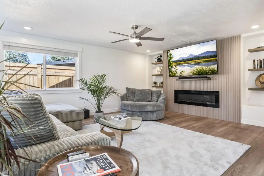 2010 SW Reindeer, Redmond, OR 97756 - Image #3