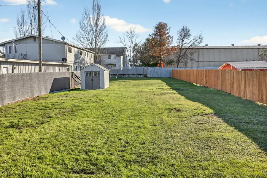 620 Berrydale, Medford, OR 97501 - Image #3