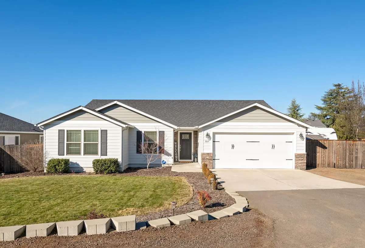 3617 Cedar Links, Medford, OR 97504 - Image #1