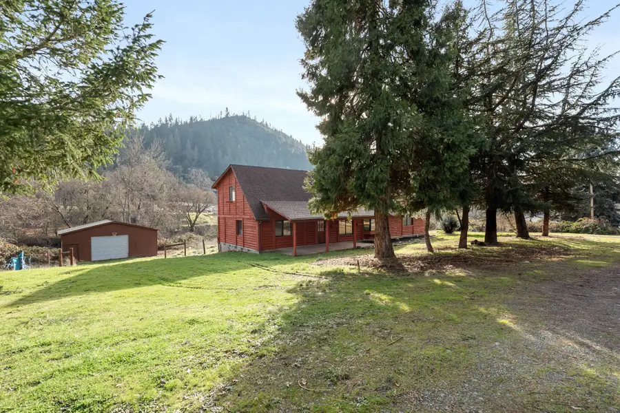 1514 Burbridge Drive, Rogue River, OR 97537 - Image #2