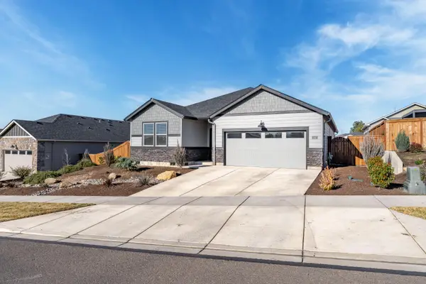 3265 Broken Top, Medford, OR 97504