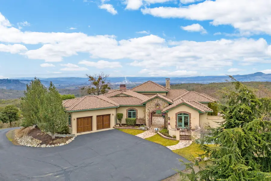 7762 Old Stage, Central Point, OR 97502 - Image #2