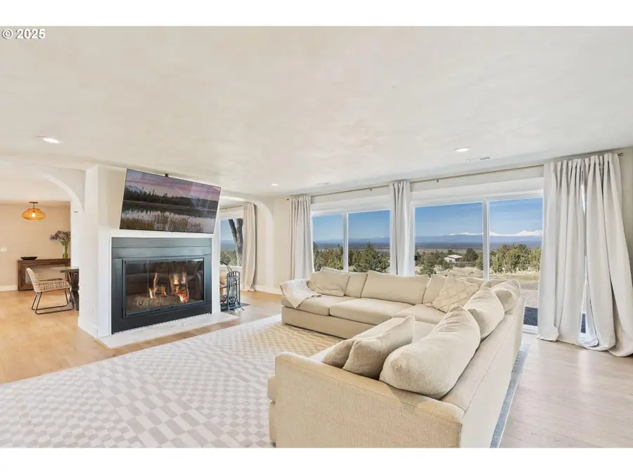 13774 SW Sego Lily Road, Powell Butte, OR 97753 - Image #2