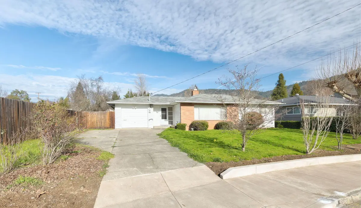 714 NE Riddle Drive, Grants Pass, OR 97526 - Image #1