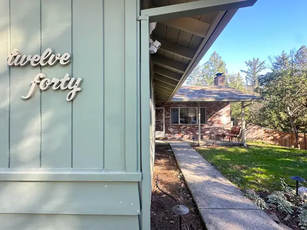 1240 Westmont Drive, Jacksonville, OR 97530