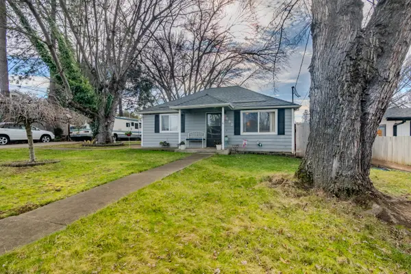 2082 College Way, Medford, OR 97504