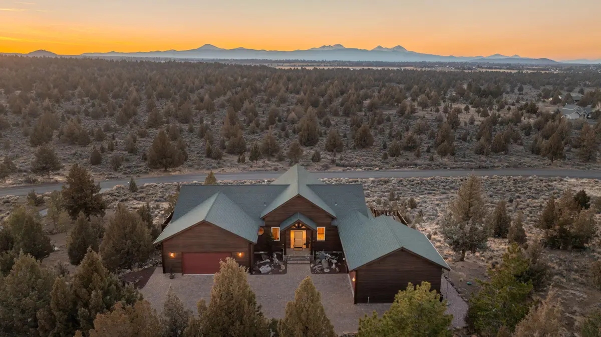 60440 Chickasaw Way, Bend, OR 97702 - Image #1