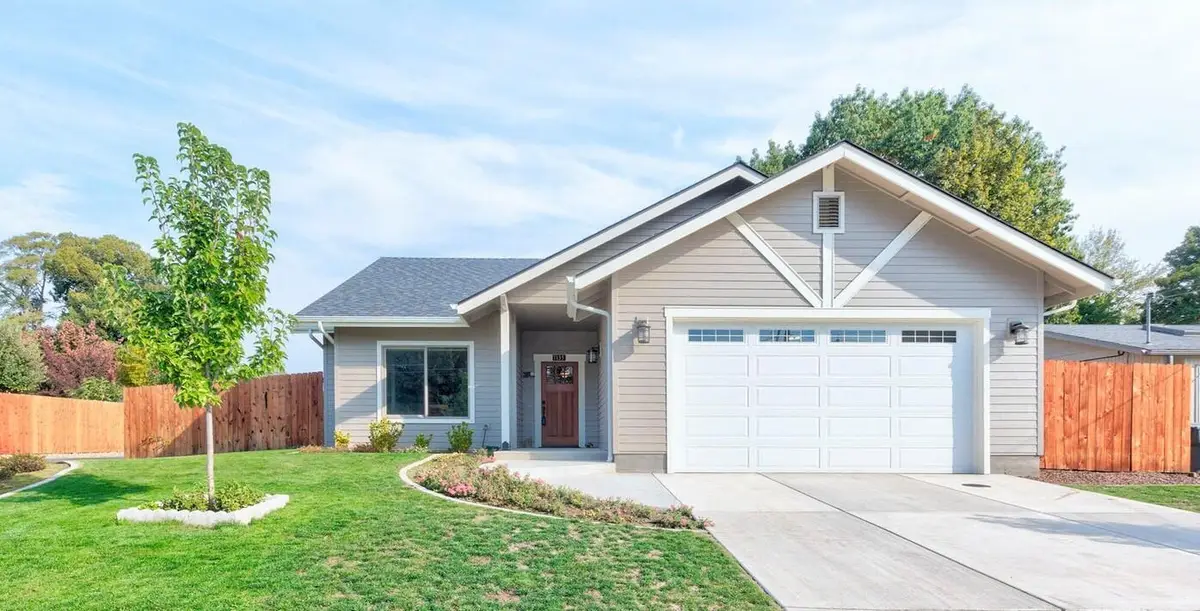 1135 SW Erica Drive, Grants Pass, OR 97526 - #1