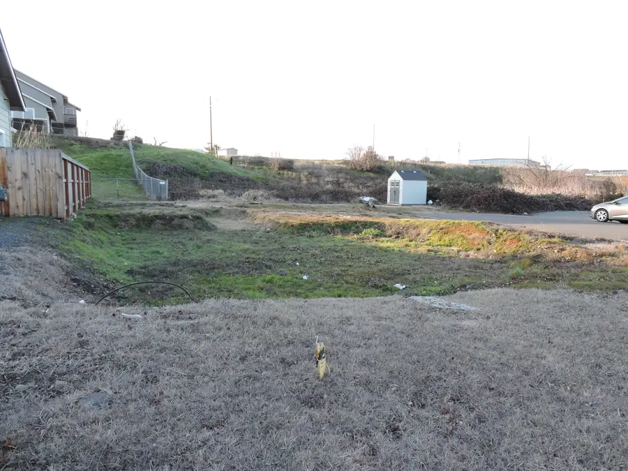 301 Oak Valley Drive, Talent, OR 97540 - Image #2