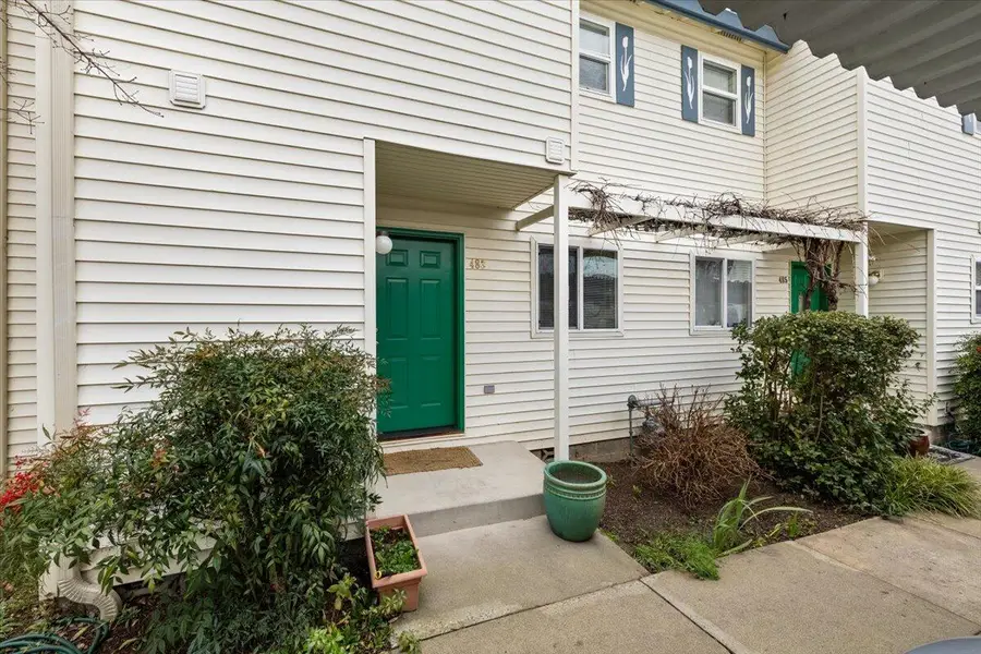 483 Tulipan Way, Talent, OR 97540 - Image #2