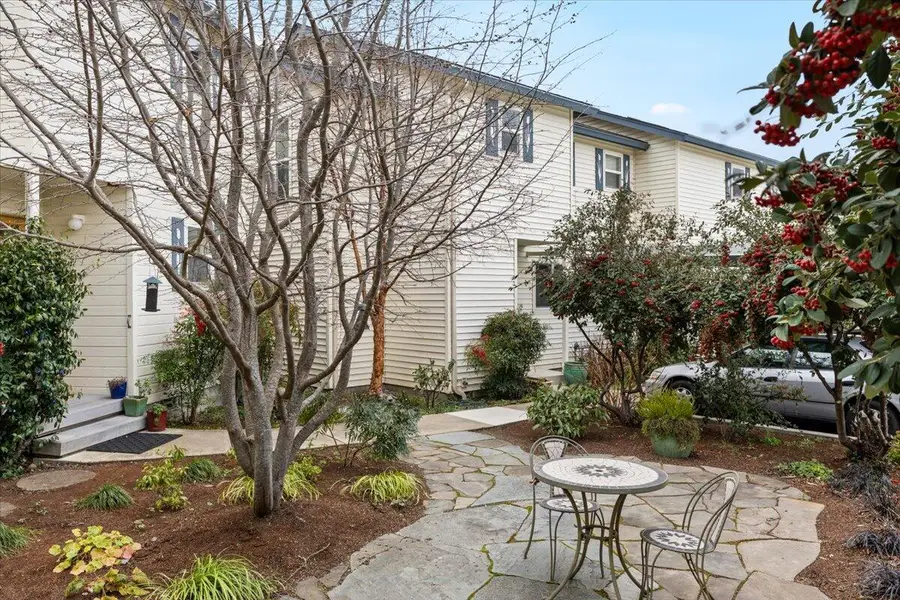 483 Tulipan Way, Talent, OR 97540 - Image #3