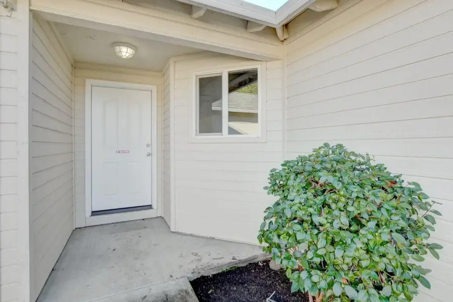 417 Crystal Drive, Eagle Point, OR 97524 - Image #3