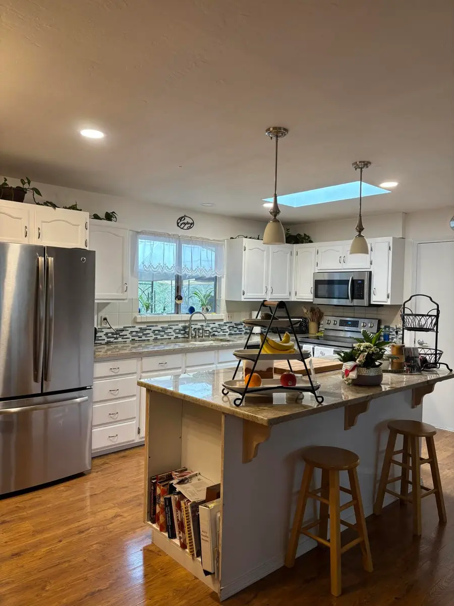 262 Lathrop Road, Grants Pass, OR 97526 - Image #2