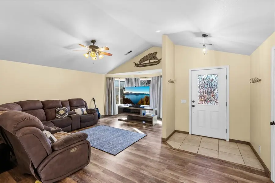 1601 Inverness Drive, Medford, OR 97504 - #3