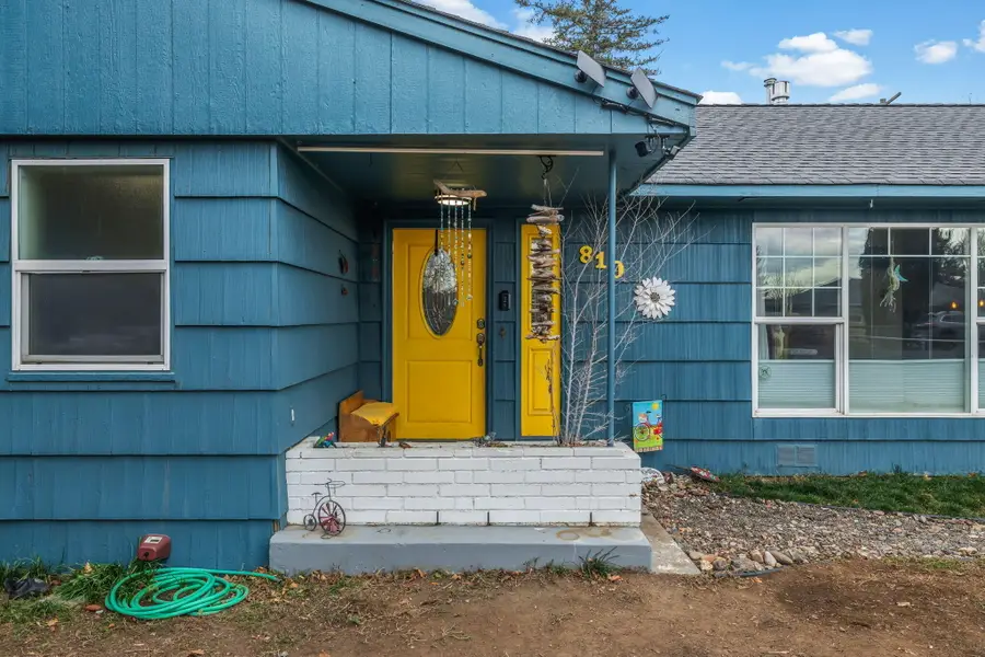 810 NE Clifton Avenue, Prineville, OR 97754 - Image #2