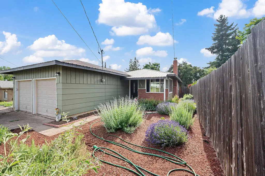 2430 Berkeley Street, Klamath Falls, OR 97601 - Image #1