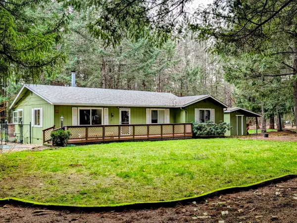 898 Williamson Loop, Grants Pass, OR 97526