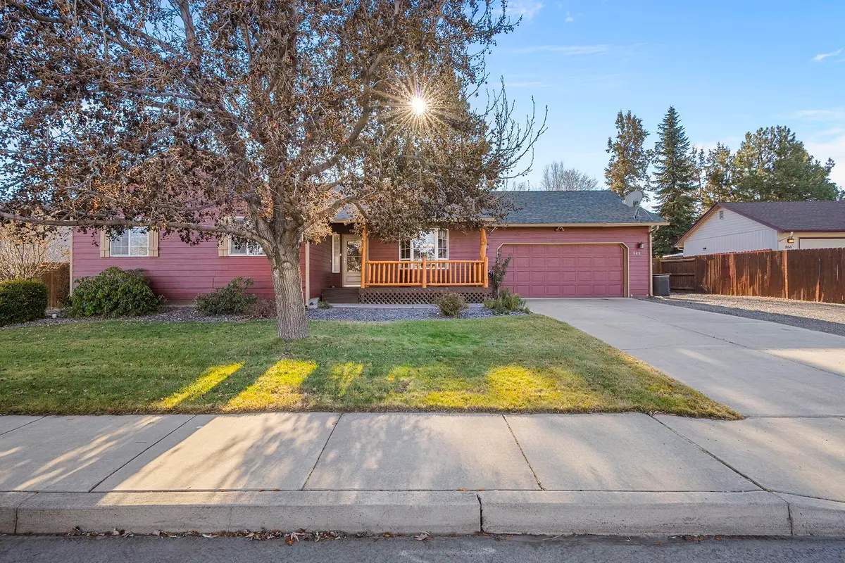 848 NW Negus Lane, Redmond, OR 97756 - Image #1