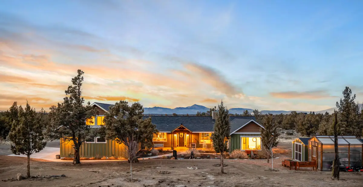 18385 SW Mount Adams Loop, Powell Butte, OR 97753 - Image #1