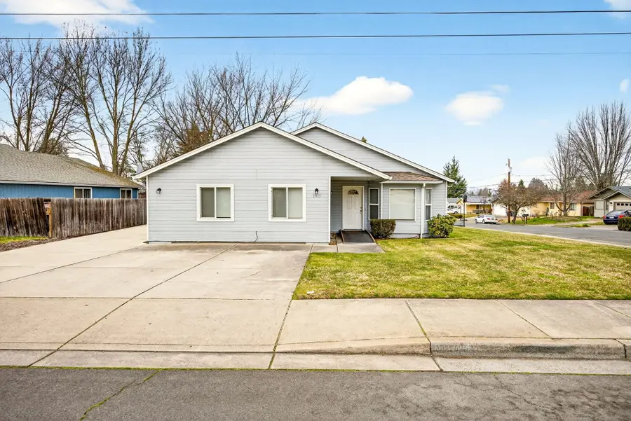 1035 N Keene Way Drive, Medford, OR 97504 - Image #3