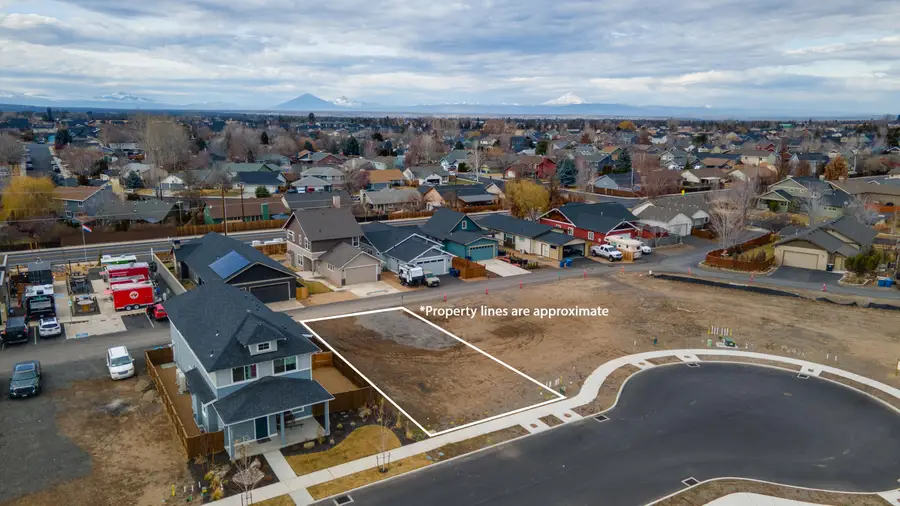 851 NW 18th Court, Redmond, OR 97756 - Image #3