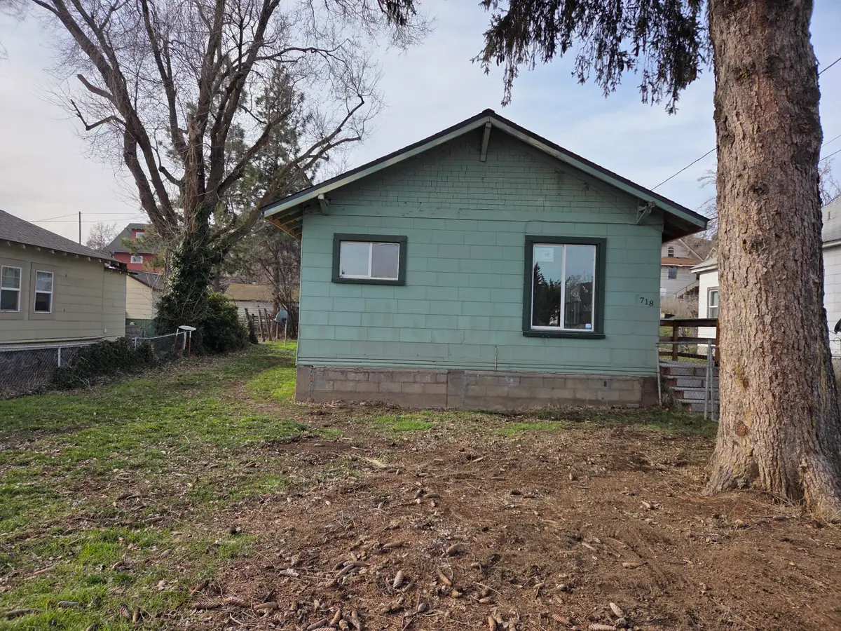 718 N 10th Street, Klamath Falls, OR 97601 - Image #1