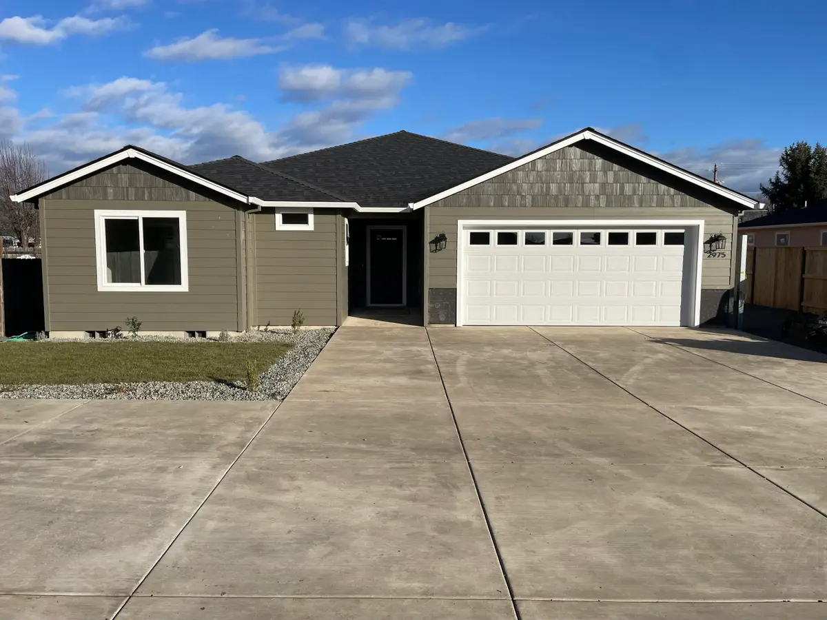 2975 Stonebrook Drive, Medford, OR 97504 - Image #1