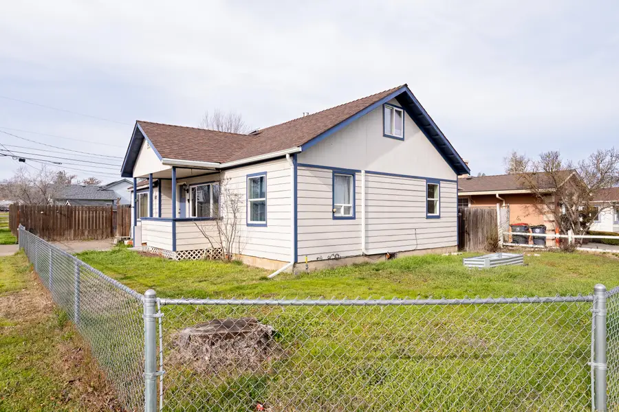 920 W Second Street, Medford, OR 97501 - Image #2