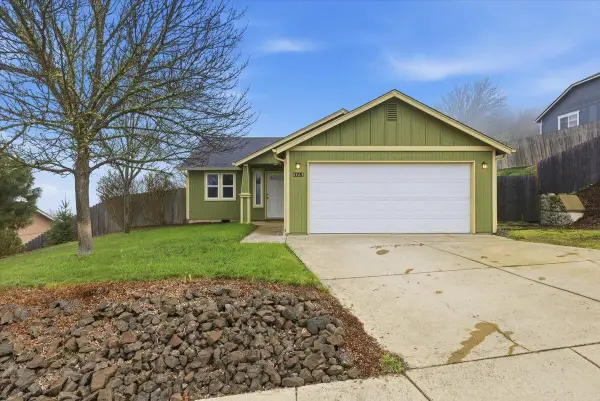 178 Grayson Street, Roseburg, OR 97471