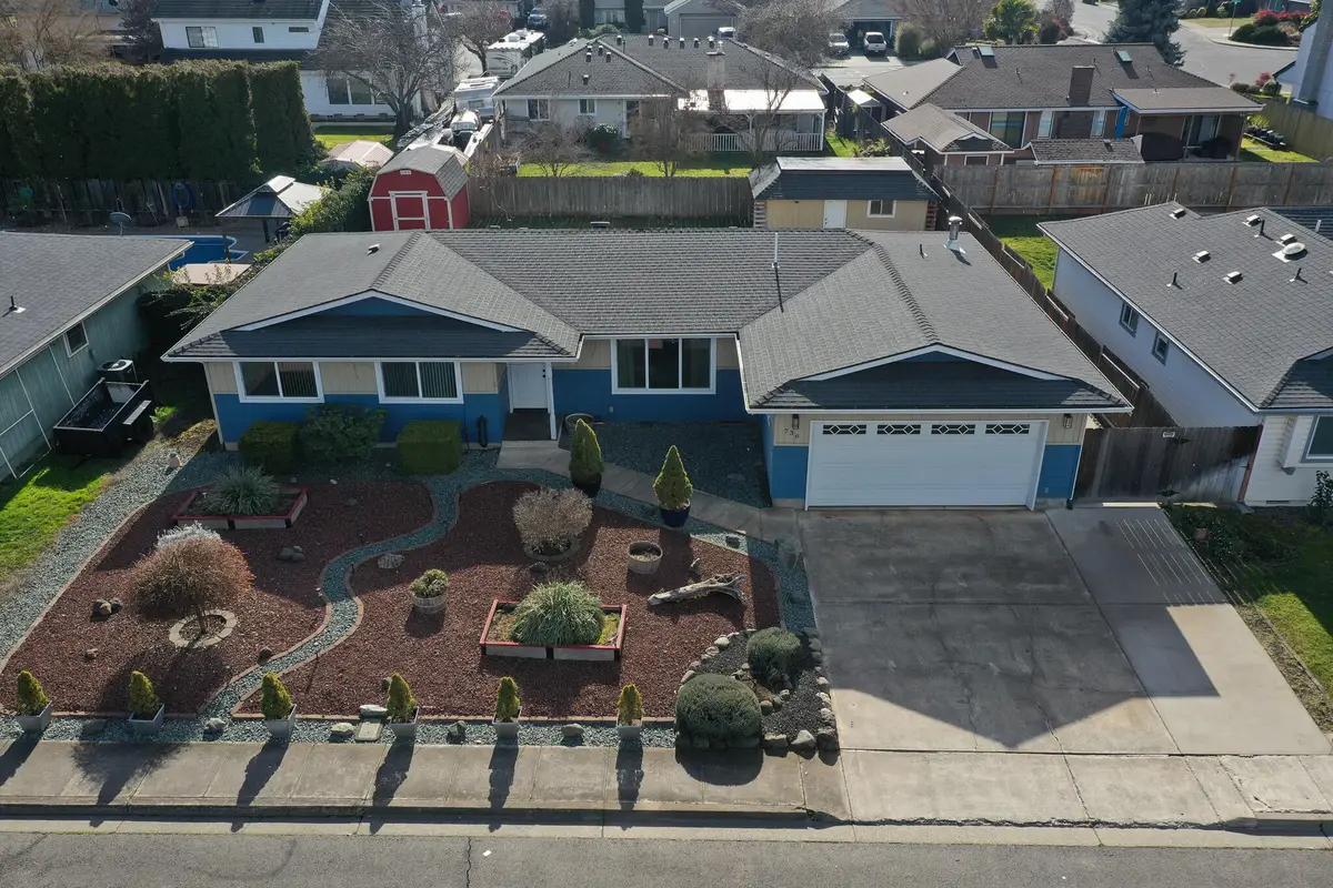 736 Hemlock Avenue, Central Point, OR 97502 - #1