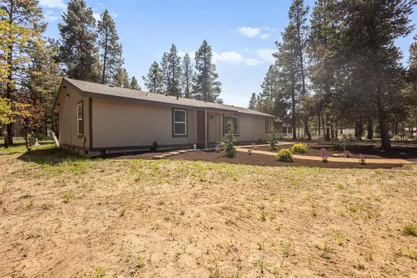 16093 Blackfeather Lane, La Pine, OR 97739