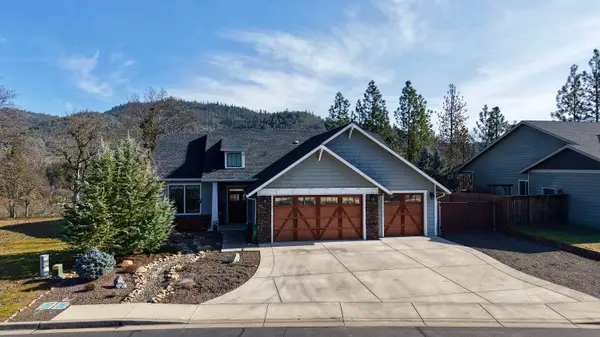 209 White Oak Road, Medford, OR 97504