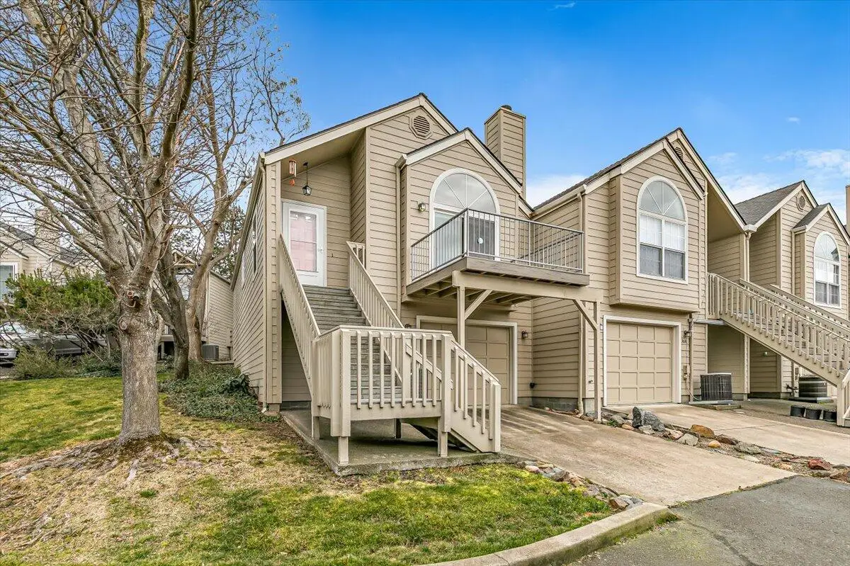 372 Glenn Street, Ashland, OR 97520 - #1