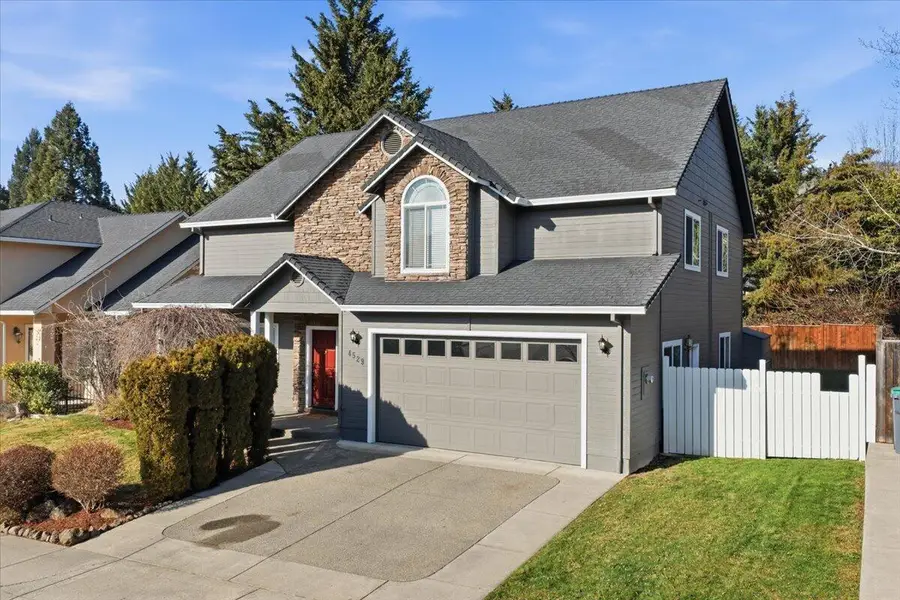 4529 Wolf Run Drive, Medford, OR 97504 - #2