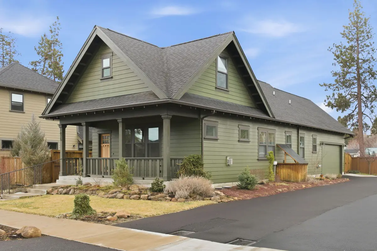 1025 E Horse Back Trail, Sisters, OR 97759 - #1