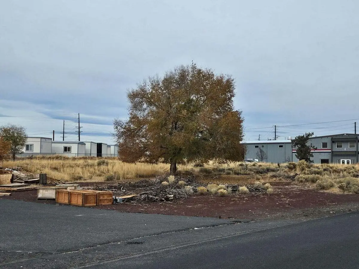 975 SW 1st Street, Redmond, OR 97756 - #1